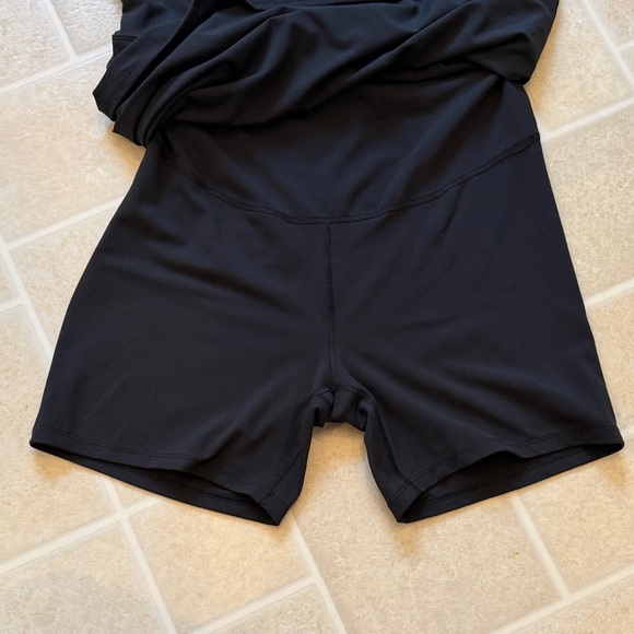 Maternity black athletic dress - Picture 3 of 4